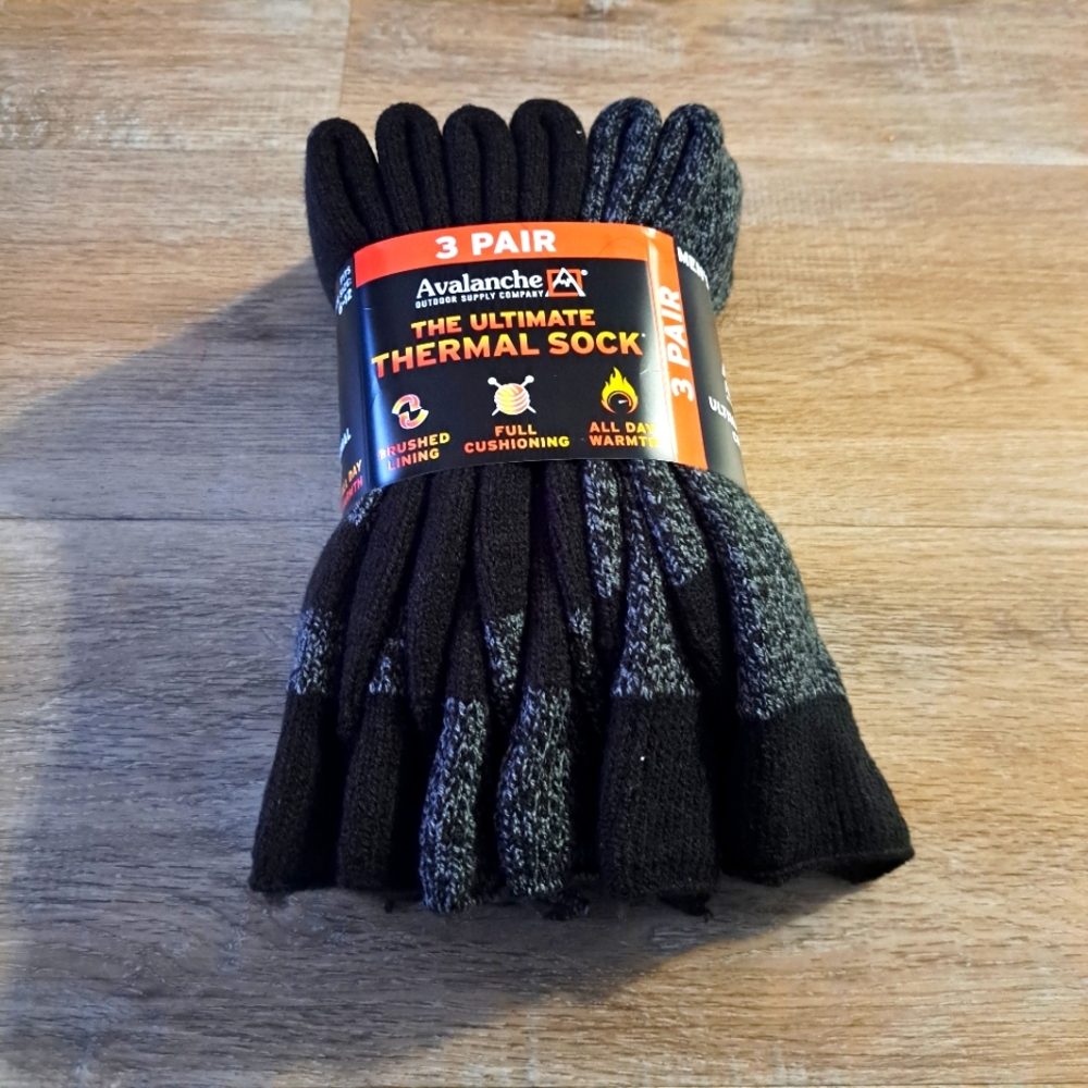 Avalanche Black Gray Ultimate Thermal Warm Crew Socks Men's Size 6-12 New